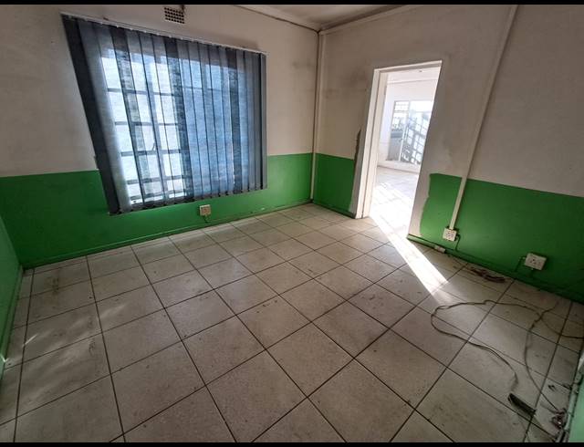 875M² WORKSHOP TO LET IN DUNCANVILLE